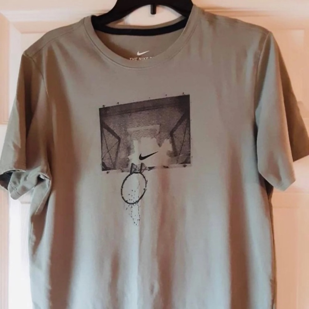 NWOT Nike Dri-Fit Shirt